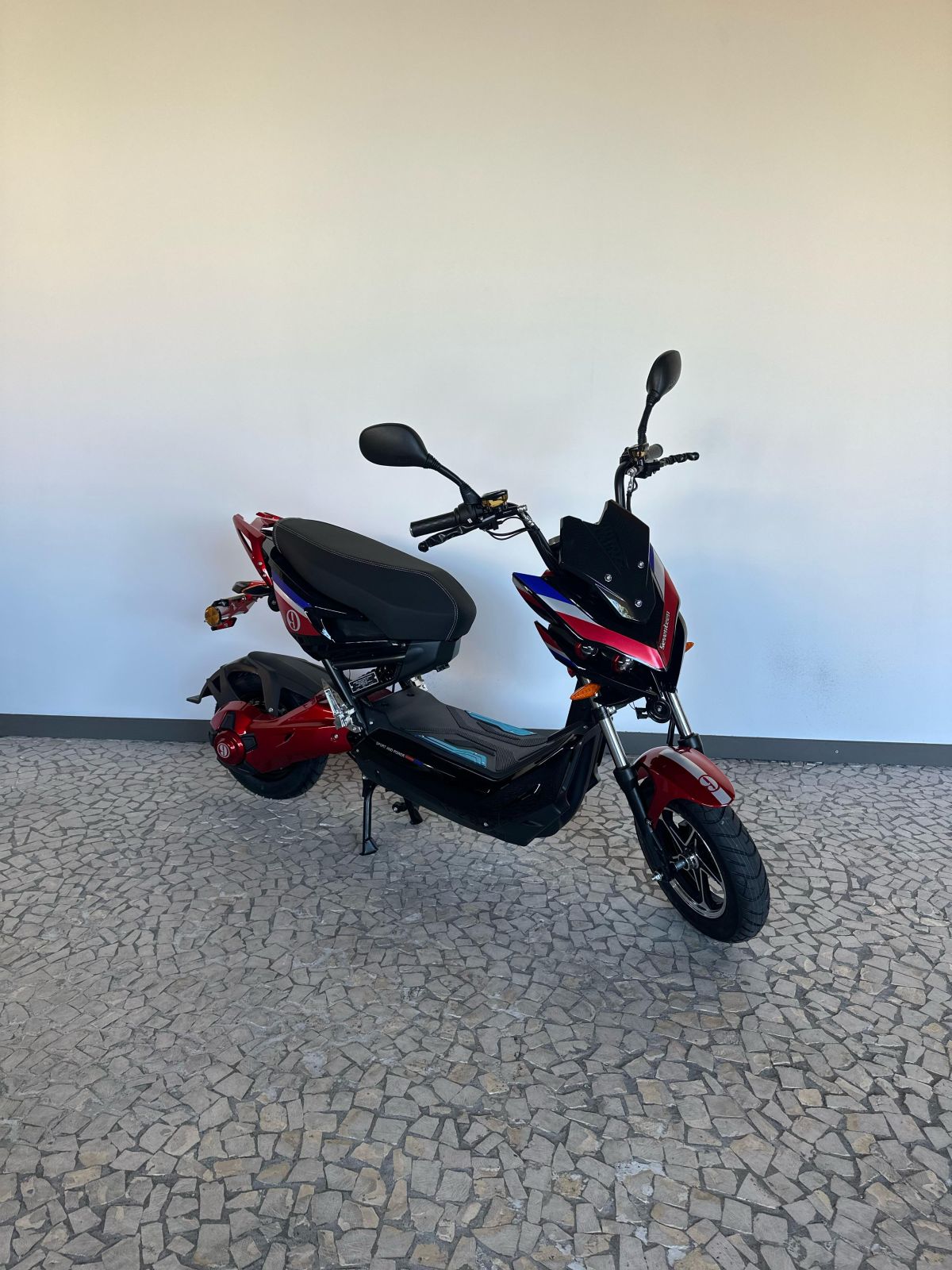 Thumbnail 5 - Seventeen Sport