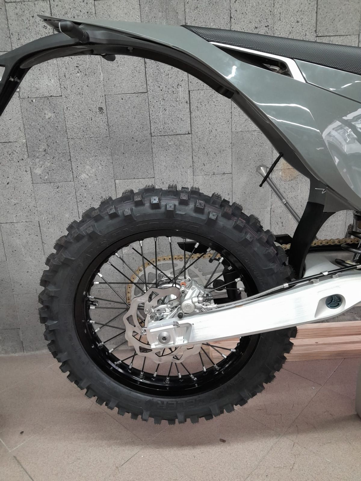 Thumbnail 9 - Stark EX