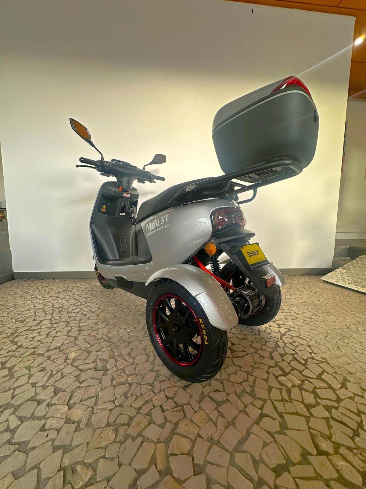 Thumbnail 7 - MeV TRICICLO