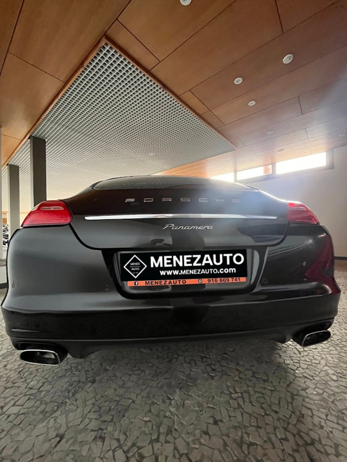 Thumbnail 4 - Porsche Panamera