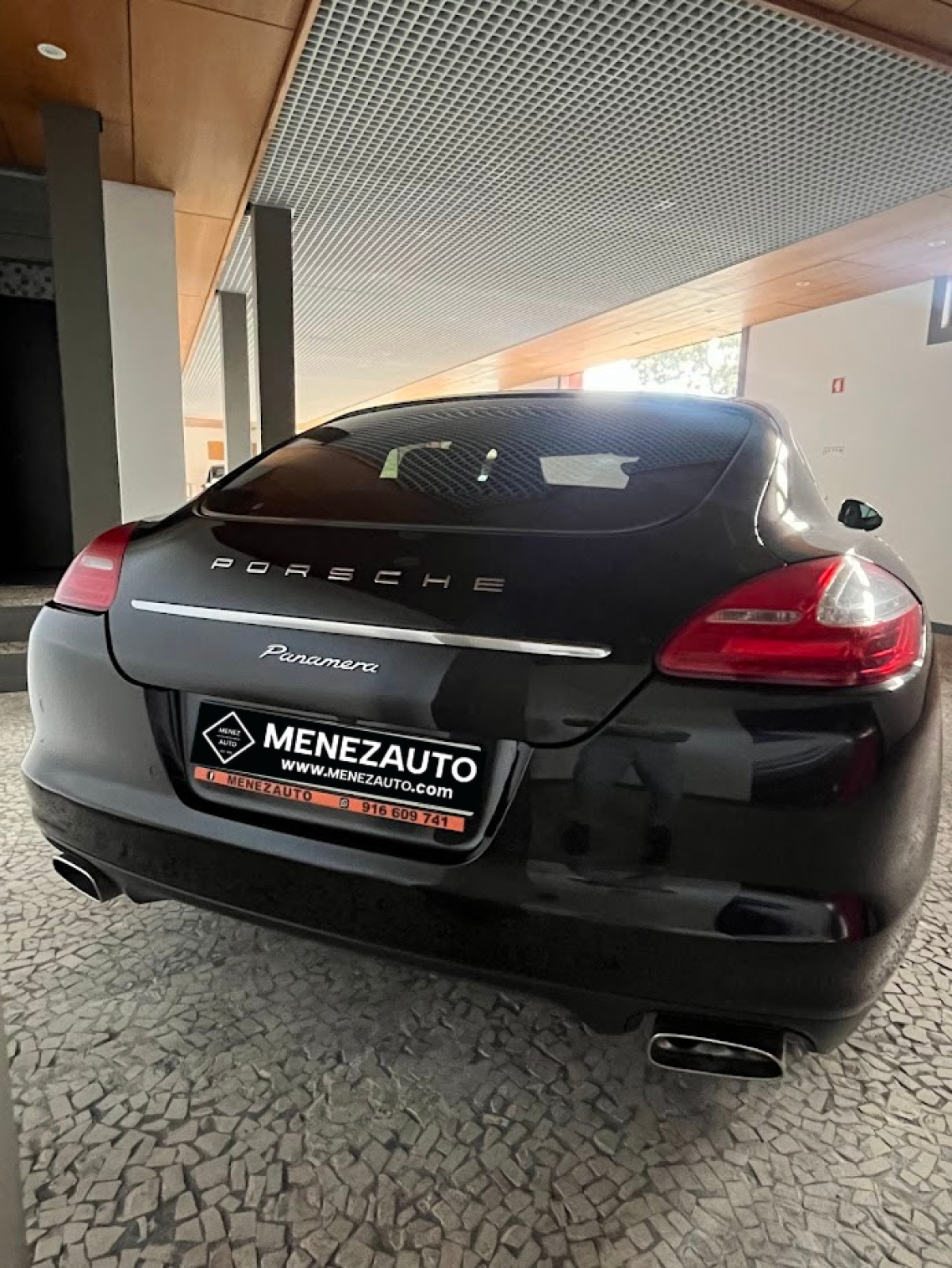 Thumbnail 5 - Porsche Panamera