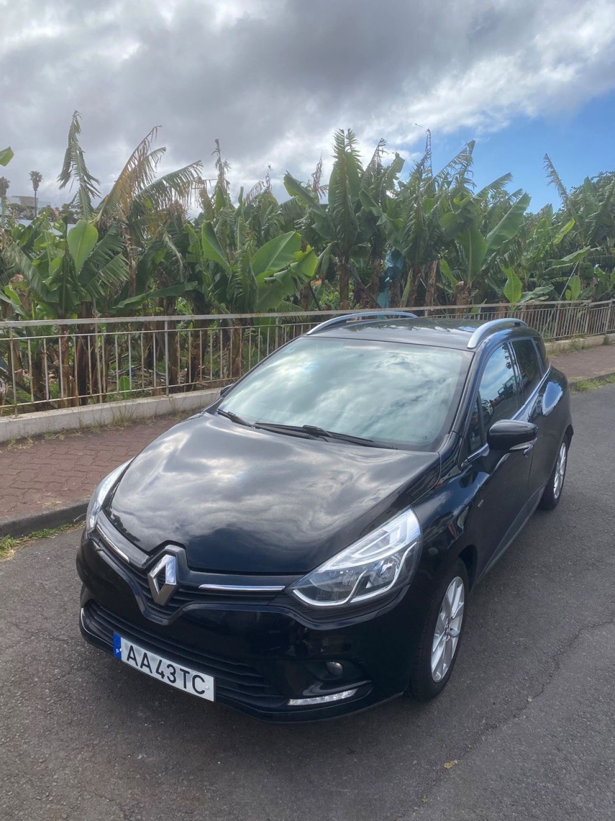 Thumbnail 2 - Renault Clio
