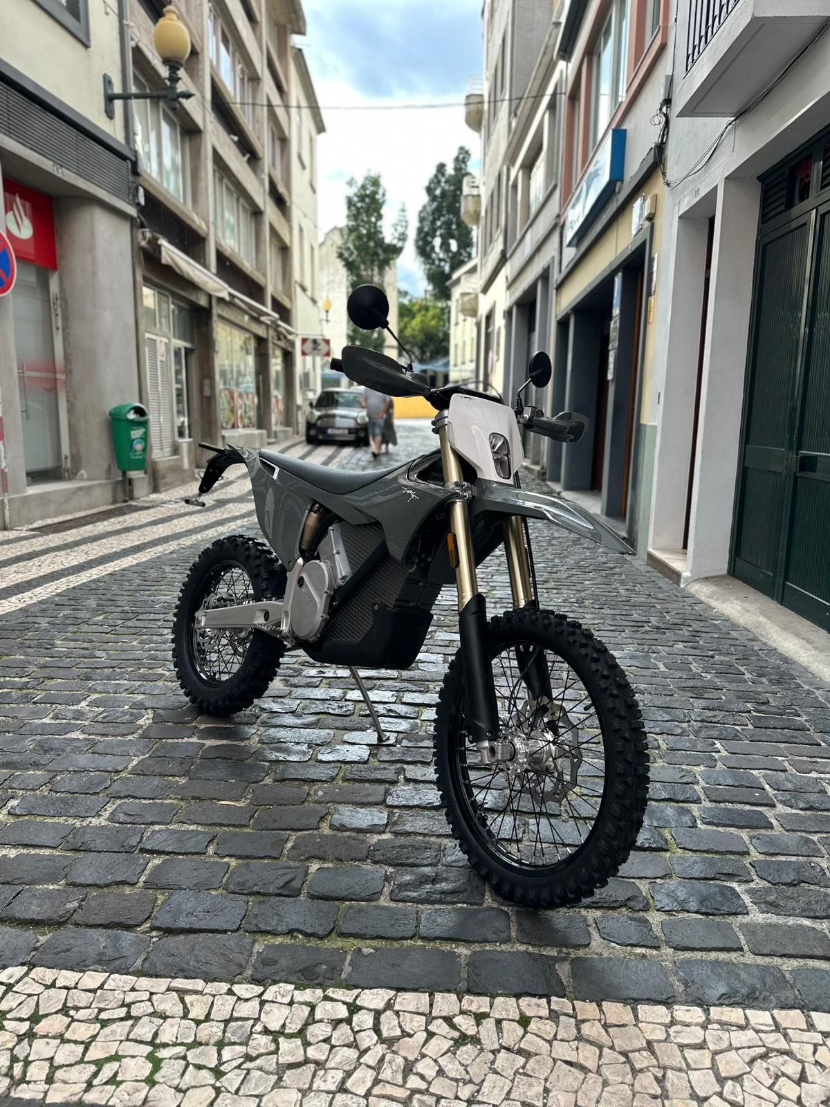 Thumbnail 3 - Stark EX