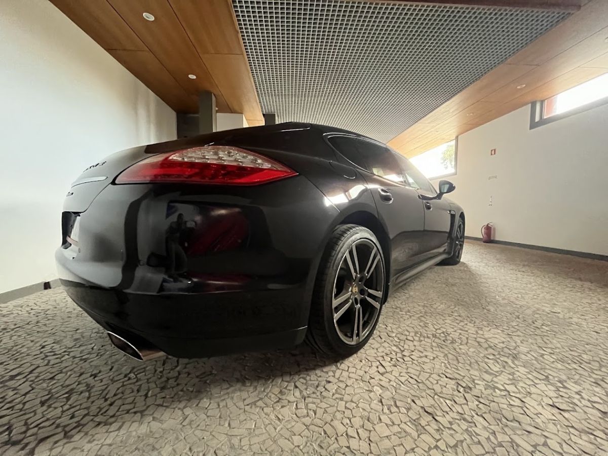 Thumbnail 3 - Porsche Panamera