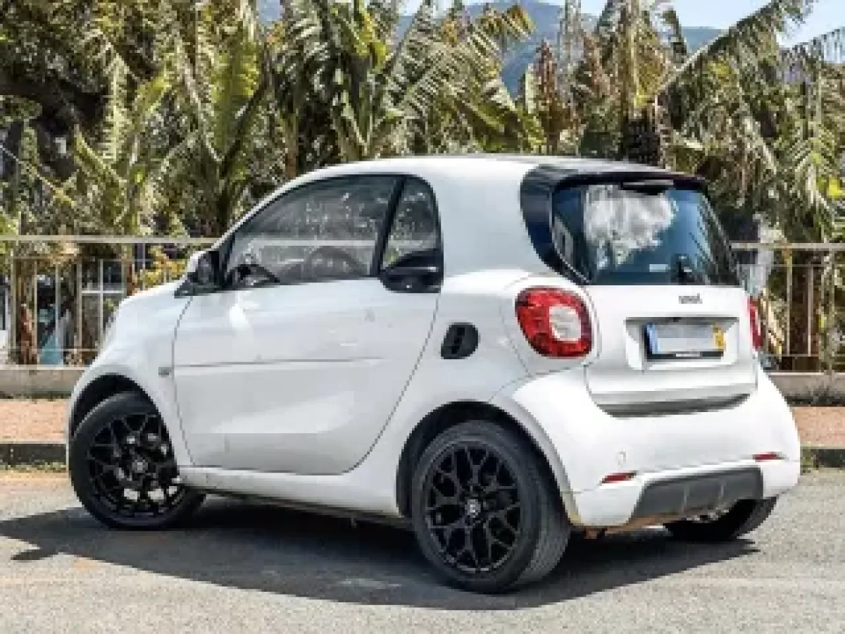 Thumbnail 3 - Smart Fortwo