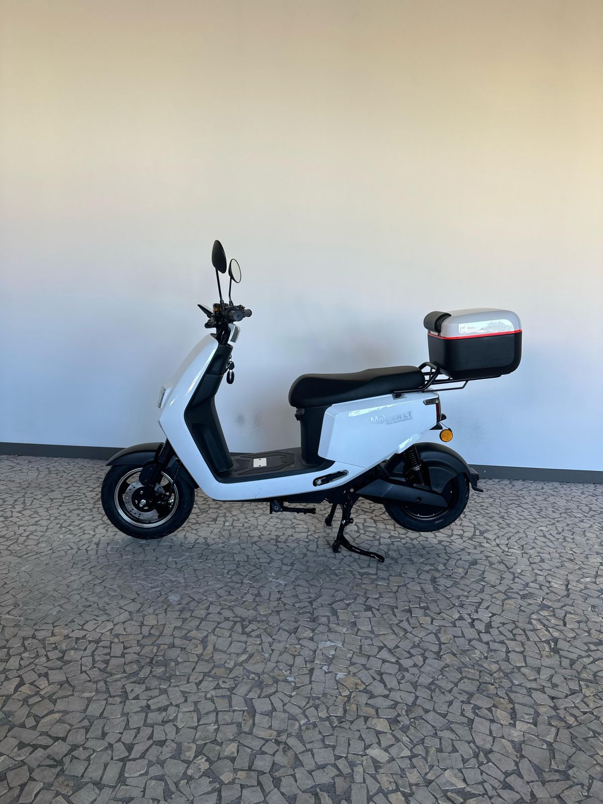 Thumbnail 4 - MeV XN LT