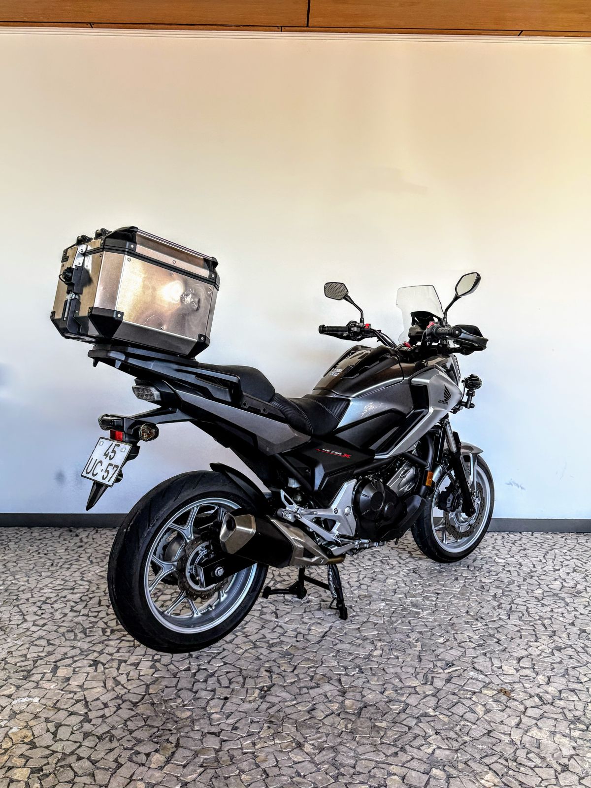 Thumbnail 5 - Honda cb300