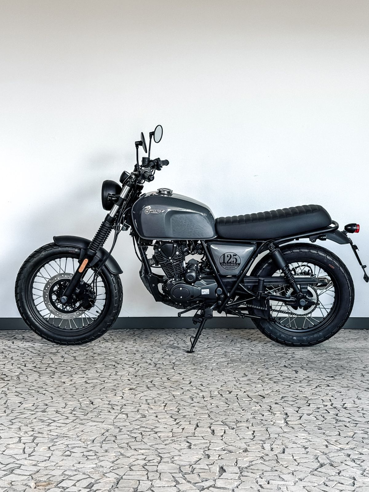 Thumbnail 2 - Brixton Cromwell 125 abs