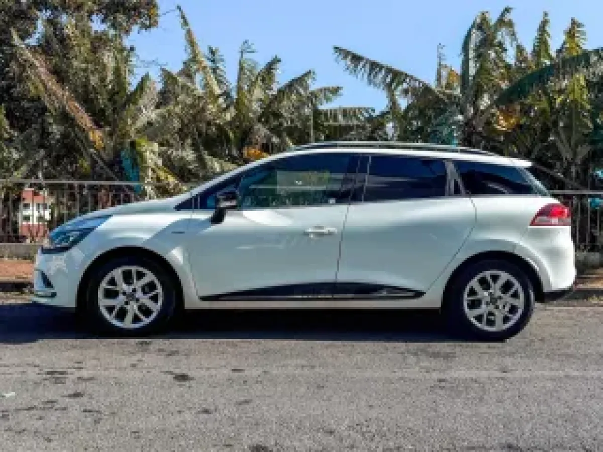 Thumbnail 3 - Renault Clio Sport Tourer