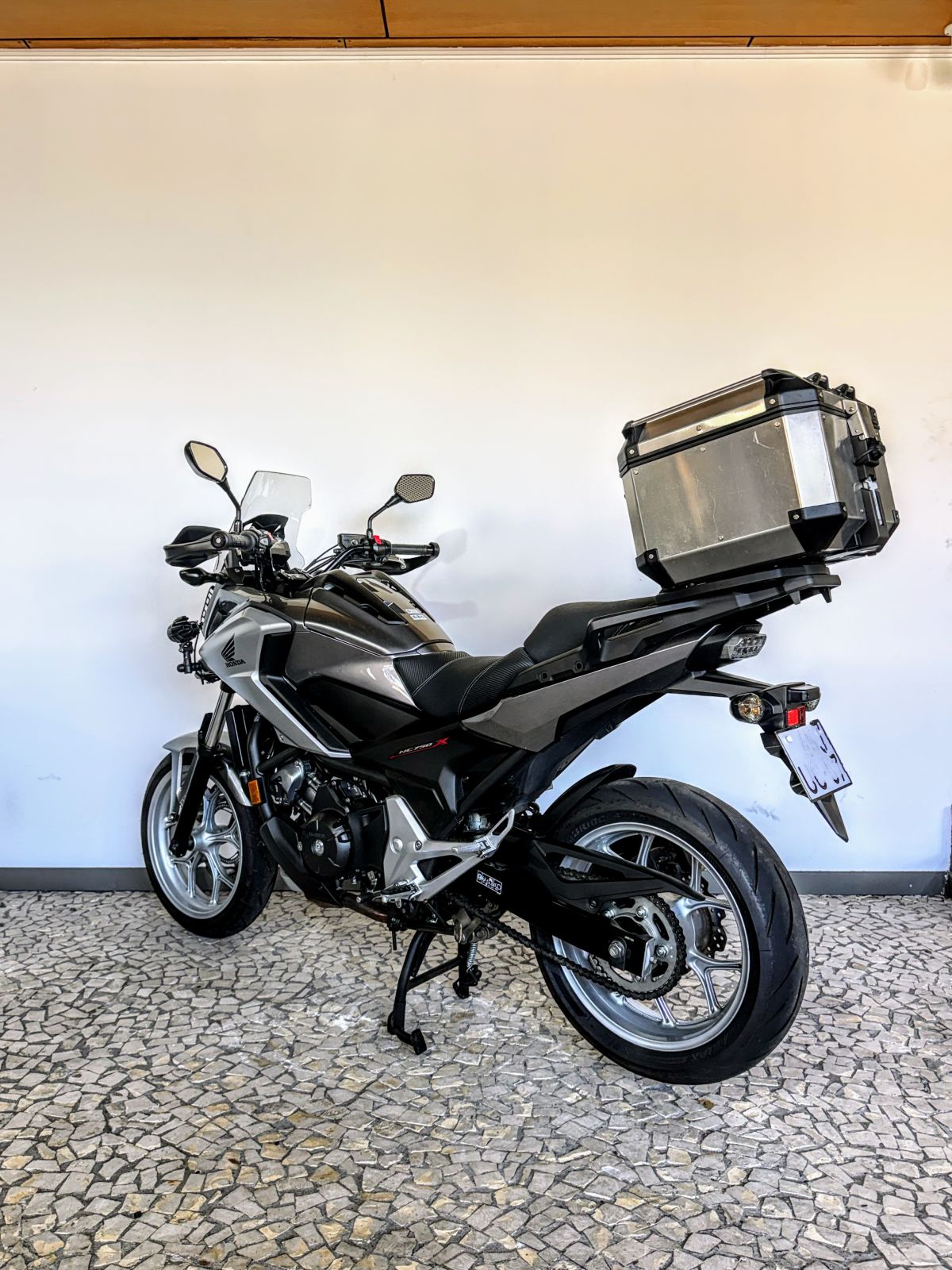 Thumbnail 2 - Honda cb300