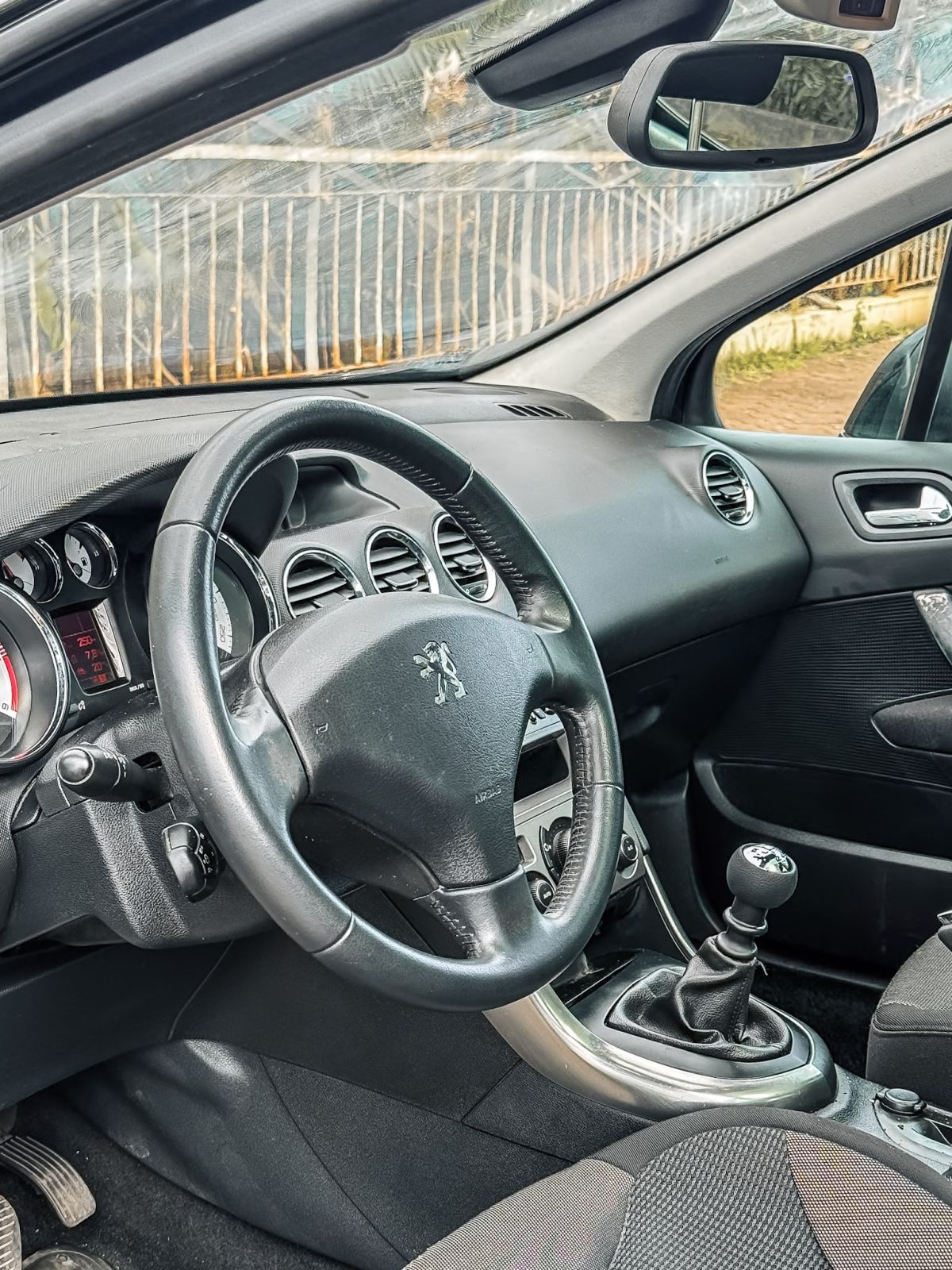 Thumbnail 9 - Peugeot 308