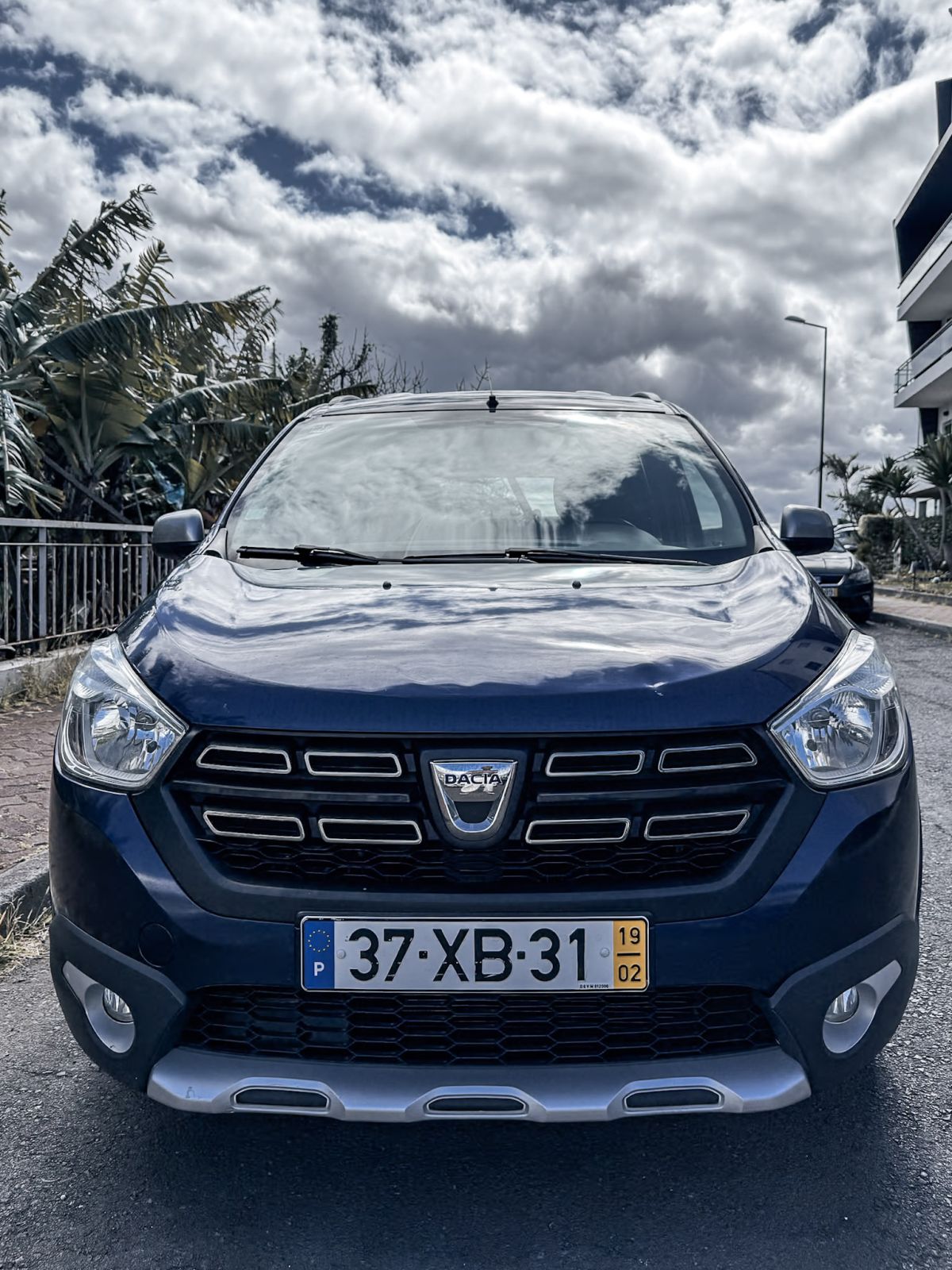 Thumbnail 4 - Dacia Lodgy