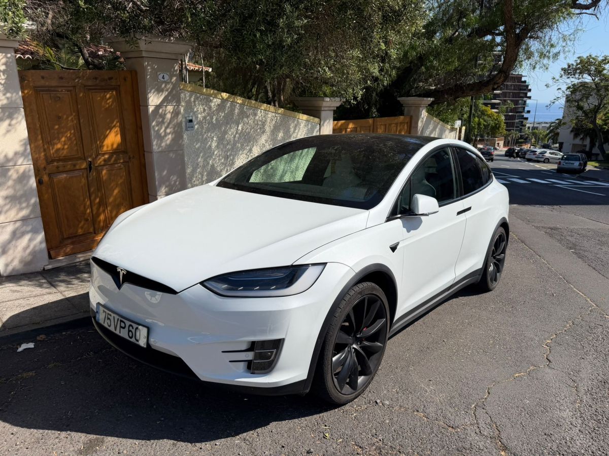 Thumbnail 2 - Tesla X