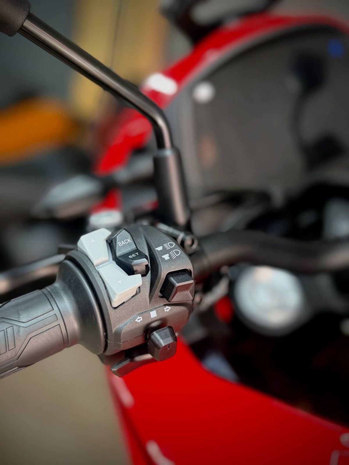 Thumbnail 11 - Moto Morini XCAPE 700