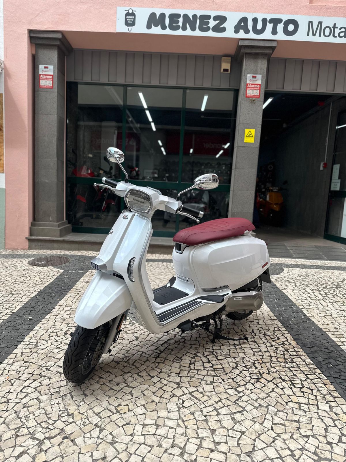 Thumbnail 4 - Lambretta V125 Special