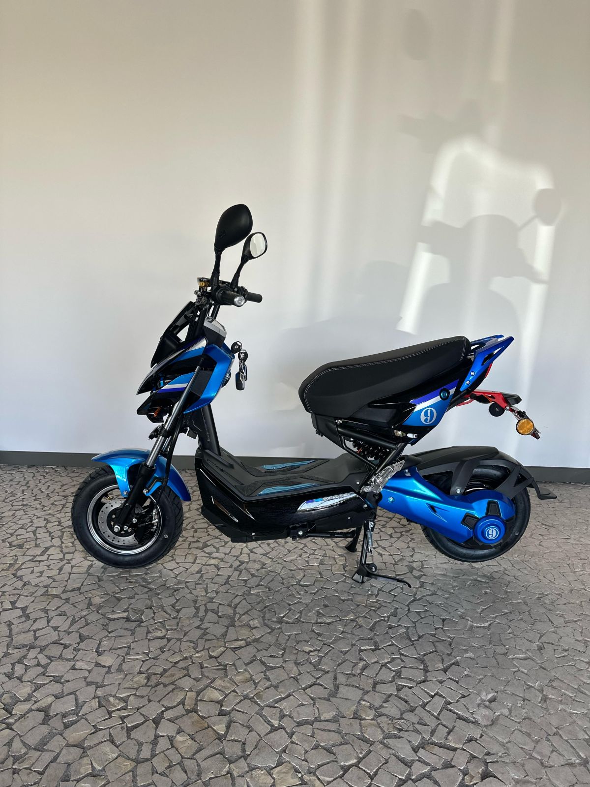 Thumbnail 6 - Seventeen Sport