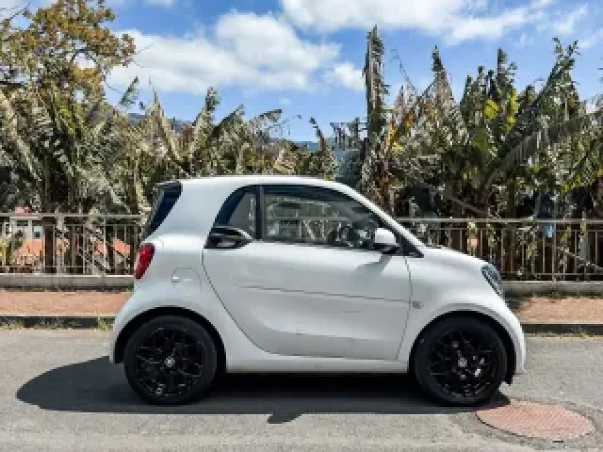 Thumbnail 5 - Smart Fortwo