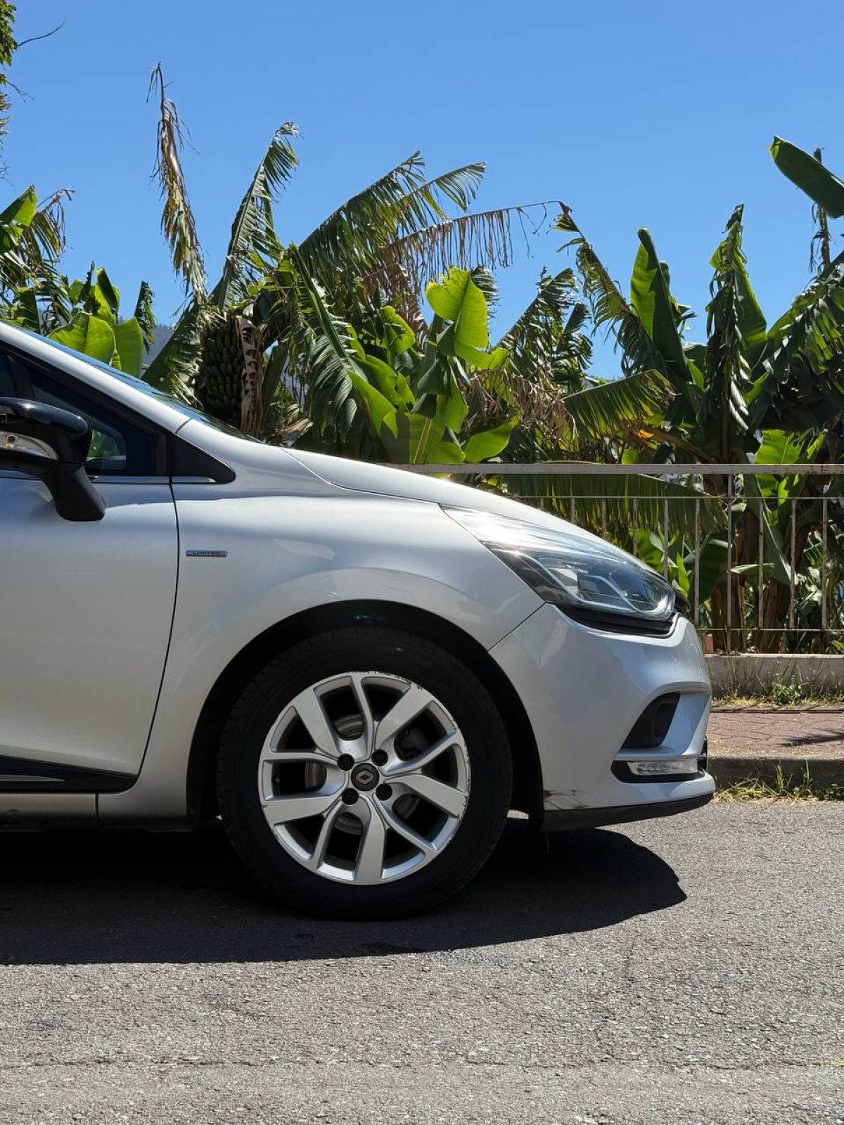 Thumbnail 3 - Renault Clio