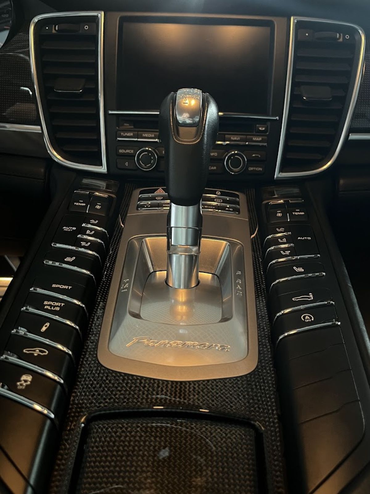 Thumbnail 9 - Porsche Panamera