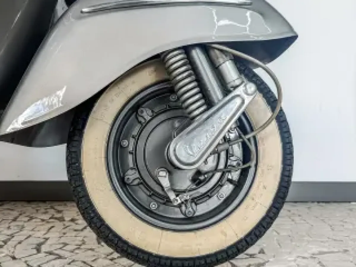 Thumbnail 8 - Vespa 150