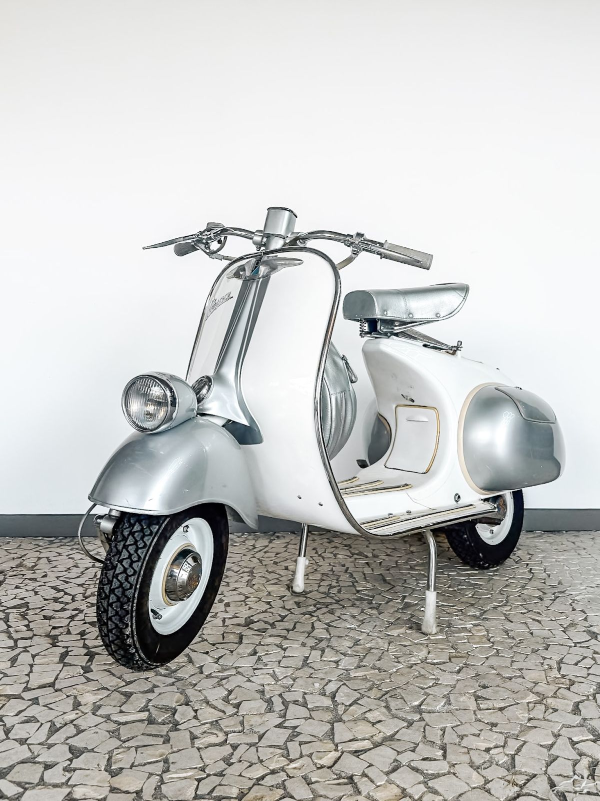Thumbnail 2 - Vespa ACMA 150