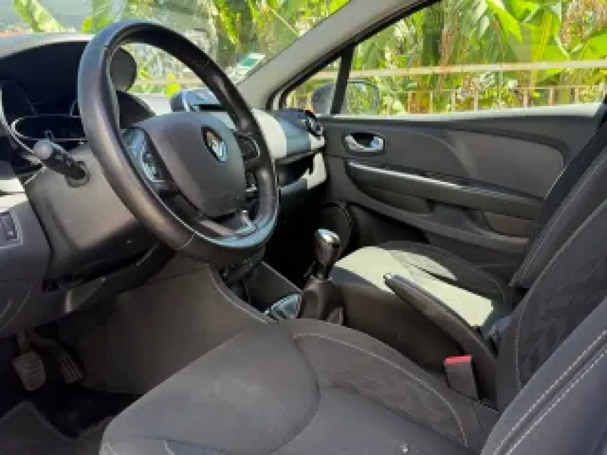 Thumbnail 2 - Renault Clio