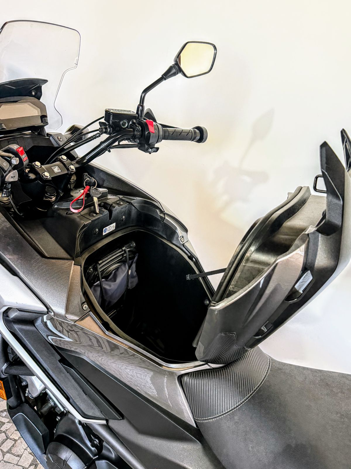 Thumbnail 13 - Honda cb300