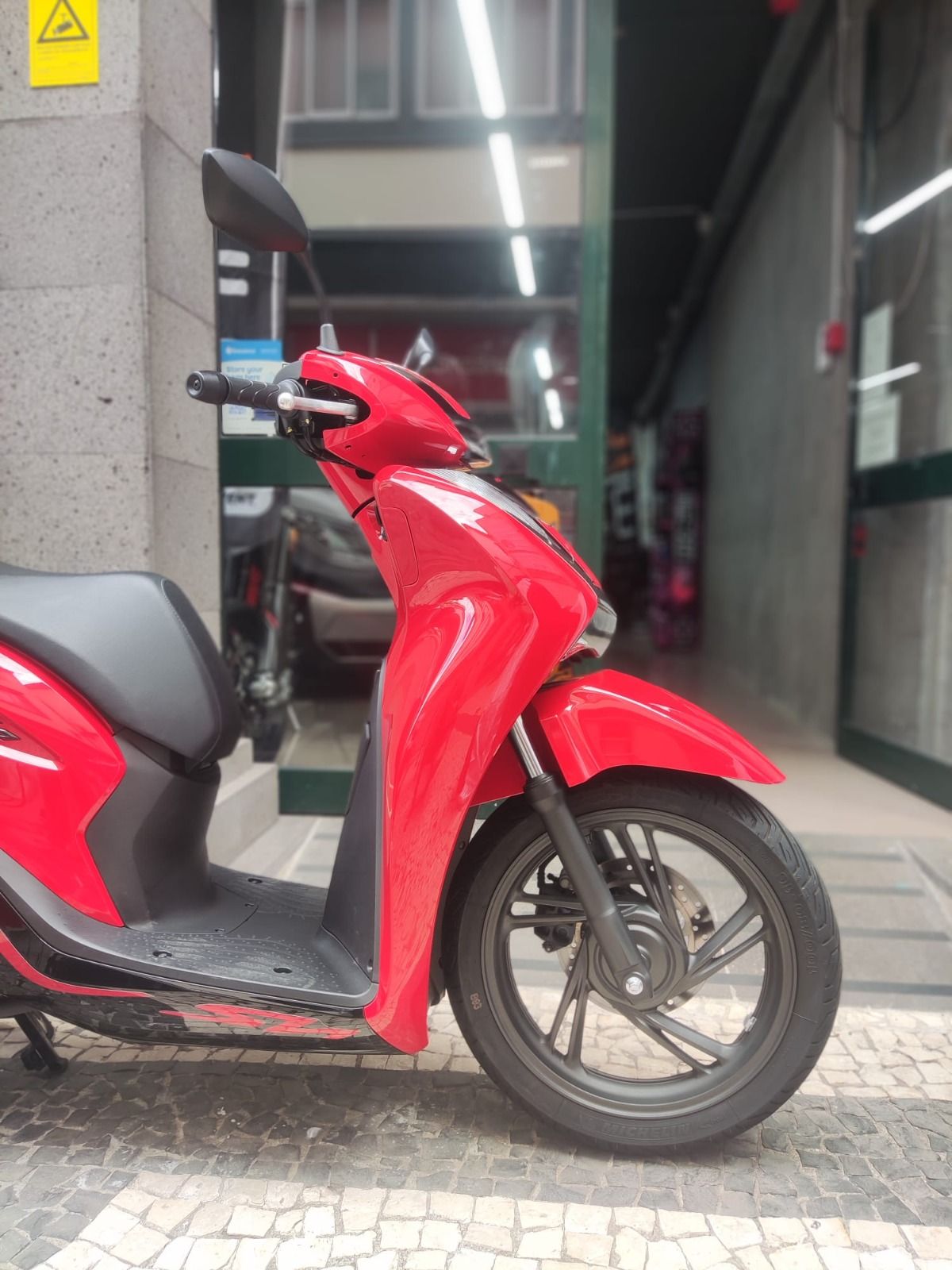 Thumbnail 7 - Honda SH1